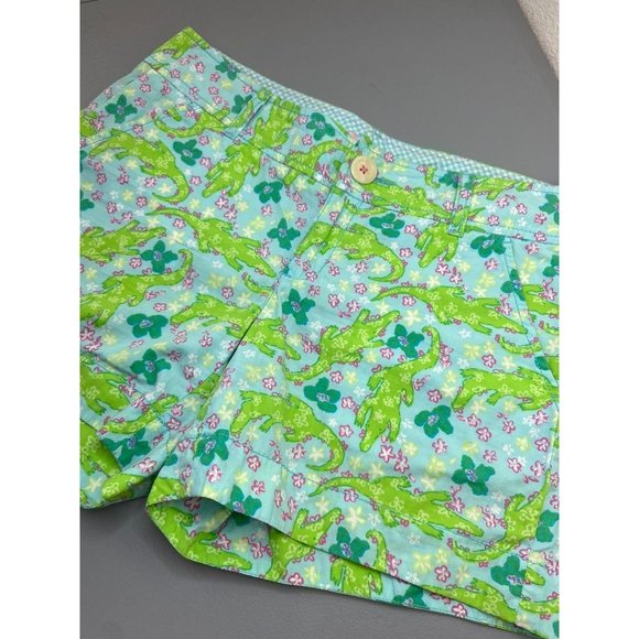 Lilly Pulitzer women's 4 green blue alligator print chino casual shorts - Picture 2 of 6